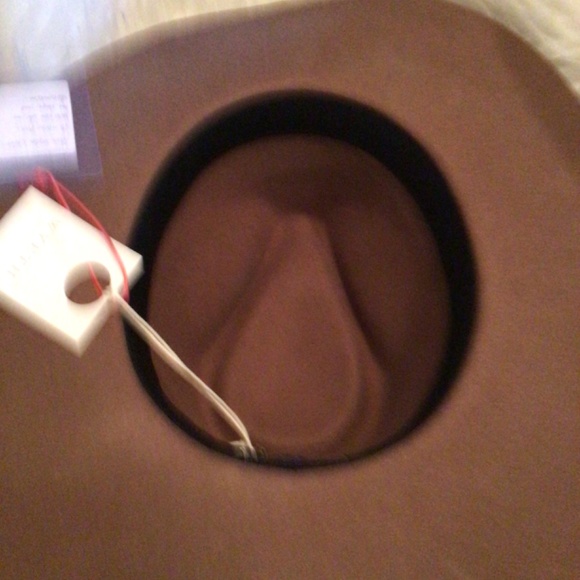 New! Rare Wyeth velvet band rancher